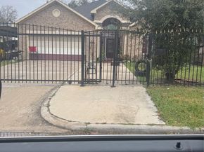 5950 Doolittle Boulevard, Houston TX 77033