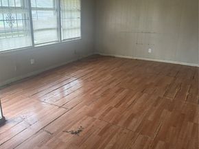 5950 Doolittle Boulevard, Houston TX 77033