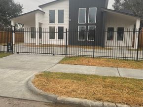 5950 Doolittle Boulevard, Houston TX 77033