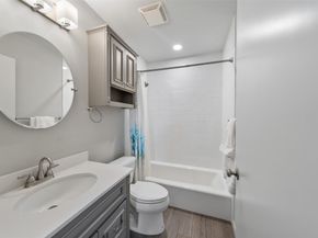 1706 Wakefield Drive, Houston TX 77018