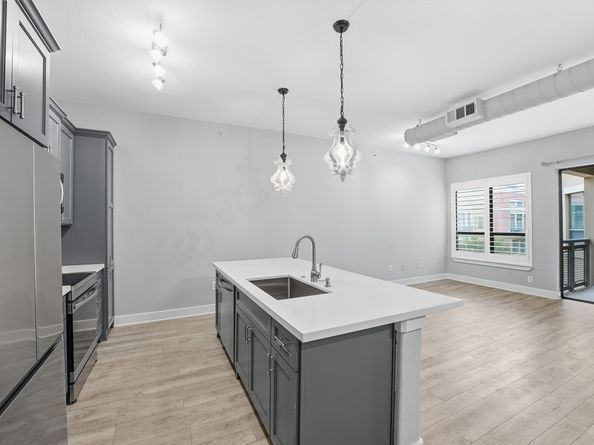 1901 Post Oak Boulevard 4113, Houston TX 77056