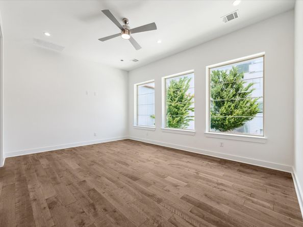 5309 Eigel Street, Houston TX 77007