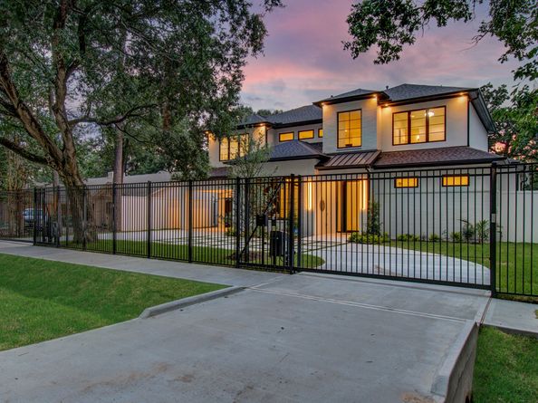 13034 Memorial Drive, Houston TX 77079