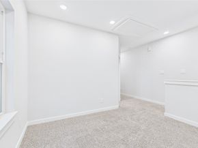 5032 Creekmont Drive, Houston TX 77091