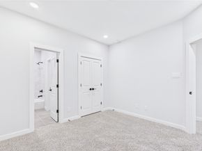 5032 Creekmont Drive, Houston TX 77091