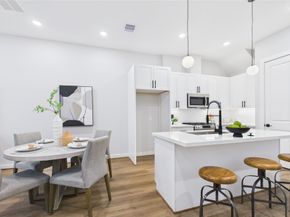 5032 Creekmont Drive, Houston TX 77091