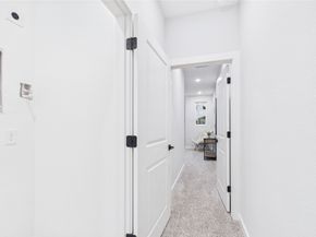 5032 Creekmont Drive, Houston TX 77091