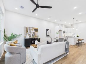 5032 Creekmont Drive, Houston TX 77091