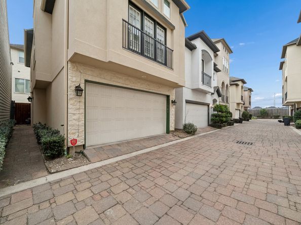 2741 Sherwin Street, Houston TX 77007