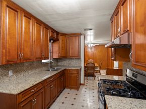 7943 Pecan Villas Drive, Houston TX 77061