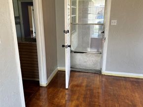 5810 Flamingo Drive, Houston TX 77033