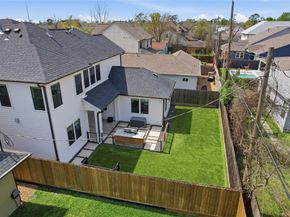 1710 Du Barry Lane, Houston TX 77018