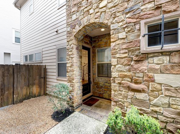 931 W 23rd Street B, Houston TX 77008