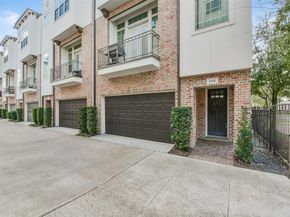 1040 W 26th Street E, Houston TX 77008