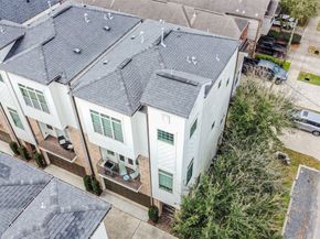 1040 W 26th Street E, Houston TX 77008