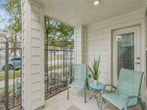 1040 W 26th Street E, Houston TX 77008