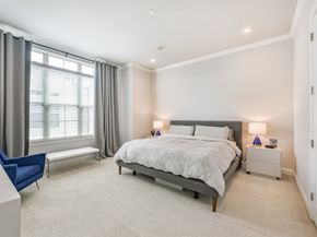 1040 W 26th Street E, Houston TX 77008