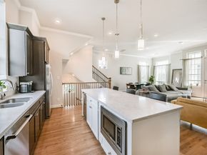 1040 W 26th Street E, Houston TX 77008