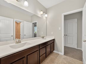 4926 Thunder Creek Ln, Sugar Land TX 77479