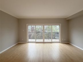 1801 Stoney Brook Drive 106, Houston TX 77063