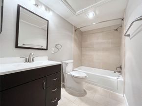 1801 Stoney Brook Drive 106, Houston TX 77063