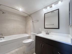 1801 Stoney Brook Drive 106, Houston TX 77063