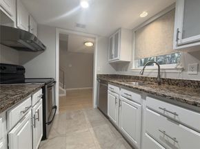 1801 Stoney Brook Drive 106, Houston TX 77063