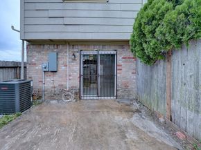 6330 Creekbend Drive D, Houston TX 77096