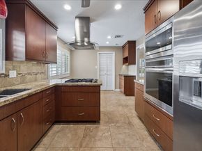 10906 Piping Rock Lane, Houston TX 77042