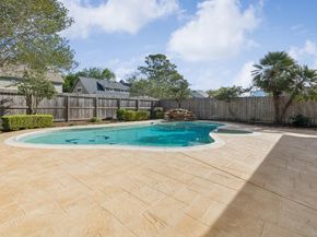 10906 Piping Rock Lane, Houston TX 77042