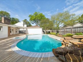 10906 Piping Rock Lane, Houston TX 77042