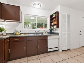 1 Laurel Oak Place E, Spring TX 77380