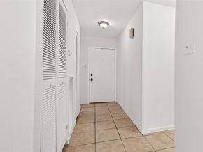 1 Laurel Oak Place E, Spring TX 77380