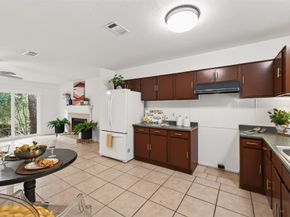 1 Laurel Oak Place E, Spring TX 77380