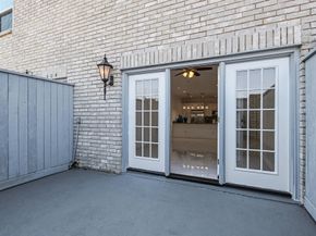 600 Wilcrest Drive 402, Houston TX 77042