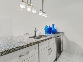 600 Wilcrest Drive 402, Houston TX 77042