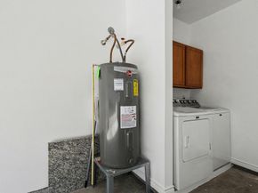 600 Wilcrest Drive 402, Houston TX 77042