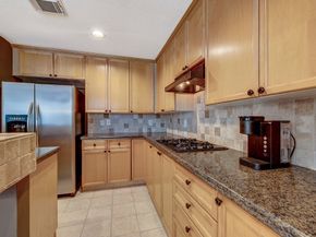 22 S Greywing Place, The Woodlands TX 77382