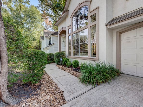 22 S Greywing Place, The Woodlands TX 77382