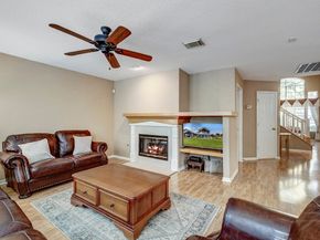 22 S Greywing Place, The Woodlands TX 77382