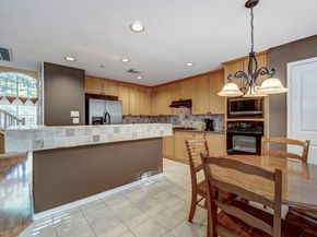 22 S Greywing Place, The Woodlands TX 77382