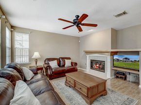 22 S Greywing Place, The Woodlands TX 77382