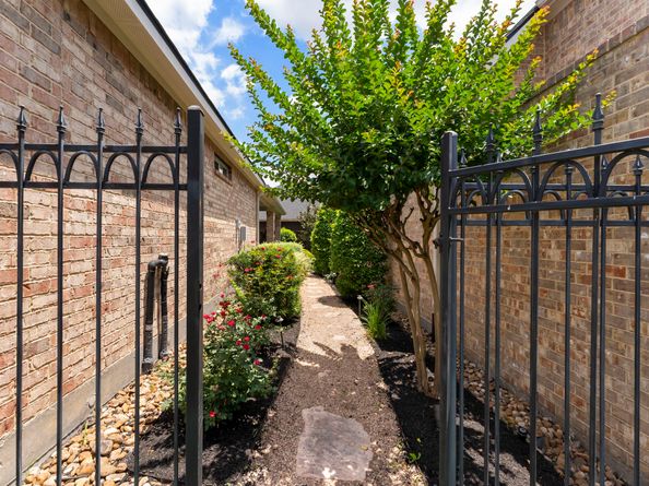 25514 Long Iron Court, Spring TX 77389
