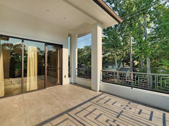 8521 Merlin Drive, Spring Valley Village TX 77055