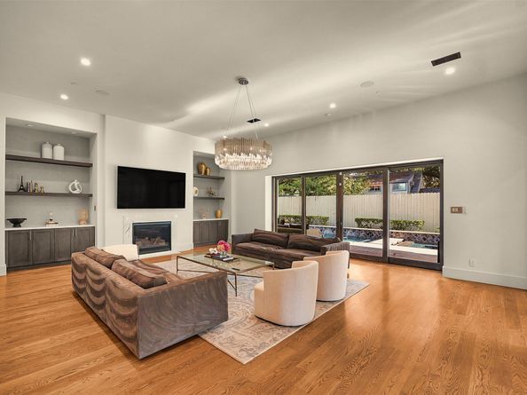 8521 Merlin Drive, Spring Valley Village TX 77055