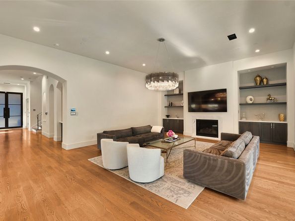 8521 Merlin Drive, Spring Valley Village TX 77055