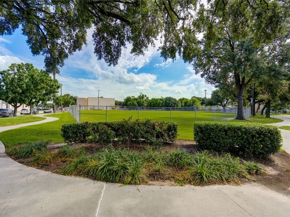 211 N Jenkins Street, Houston TX 77003