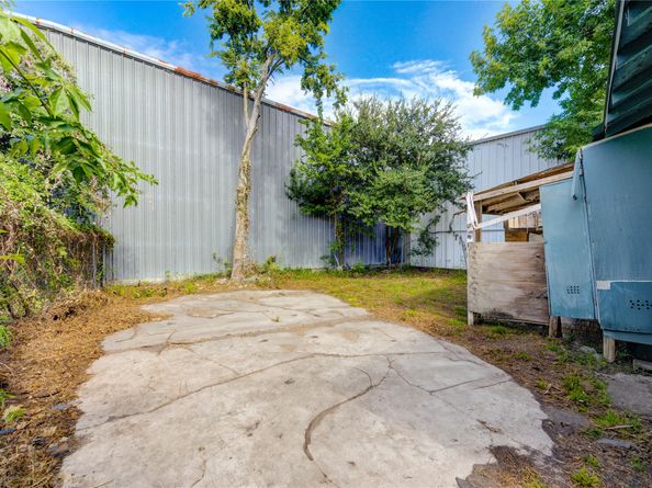 211 N Jenkins Street, Houston TX 77003