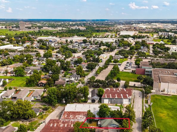 211 N Jenkins Street, Houston TX 77003