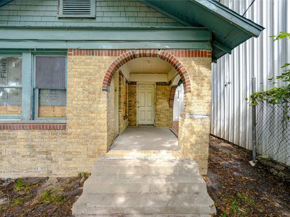 211 N Jenkins Street, Houston TX 77003